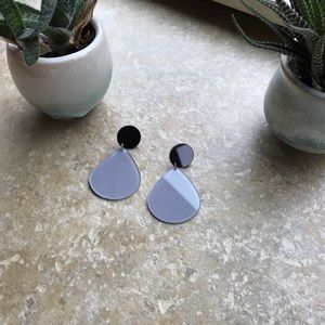 Pear shaped drop earrings with post
